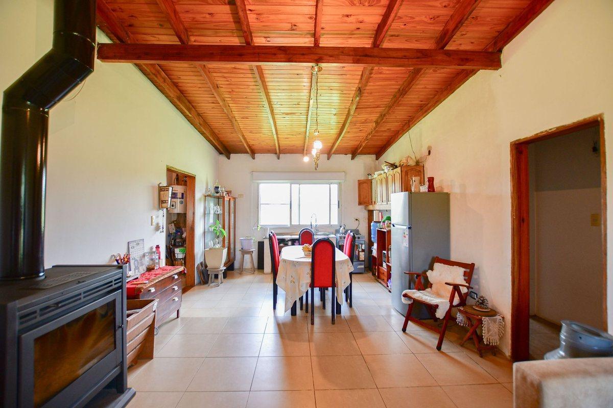 CASA EN VENTA ABASTO 3 DORMITORIOS