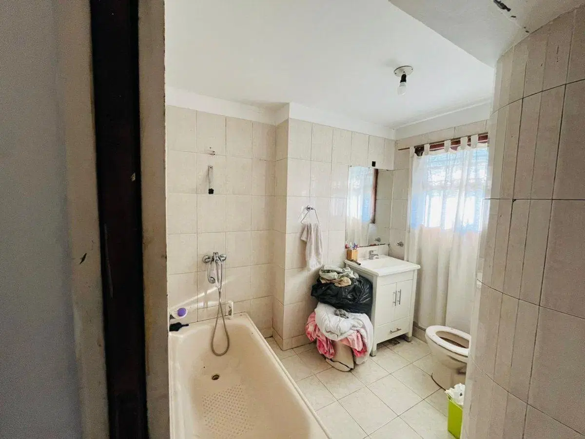 LOCALES EN VENTA BERNAL CON DEPARTAMENTOS 5