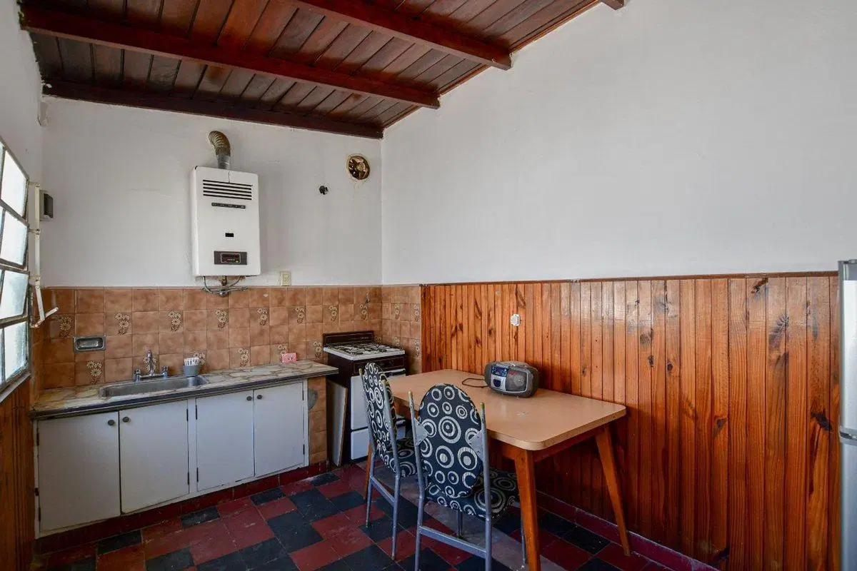 CASA EN VENTA LA PLATA 3 DORMITORIOS+DEPARTAMENTO 3