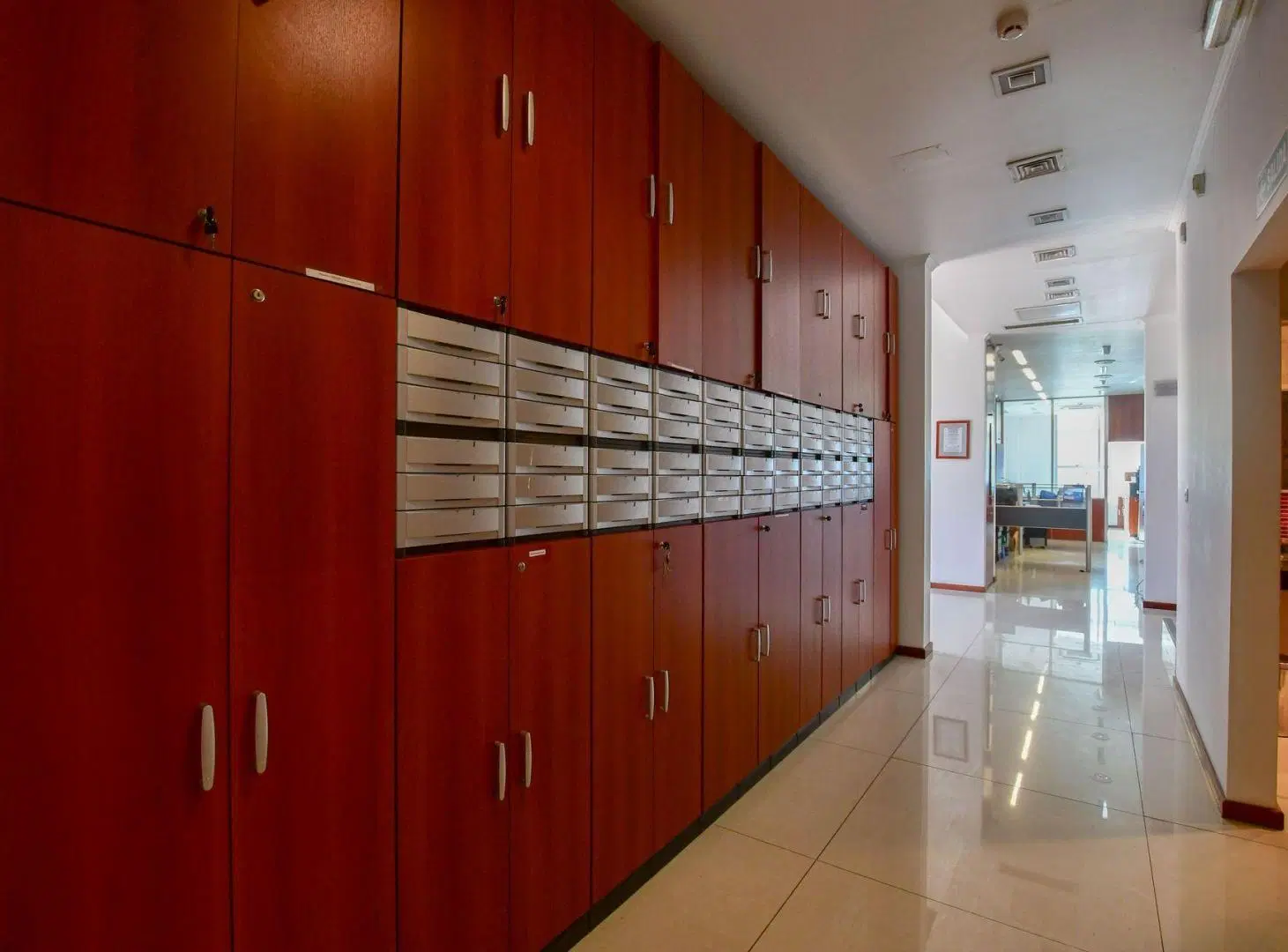 LOCAL Y OFICINAS EN VENTA EN LA PLATA 5