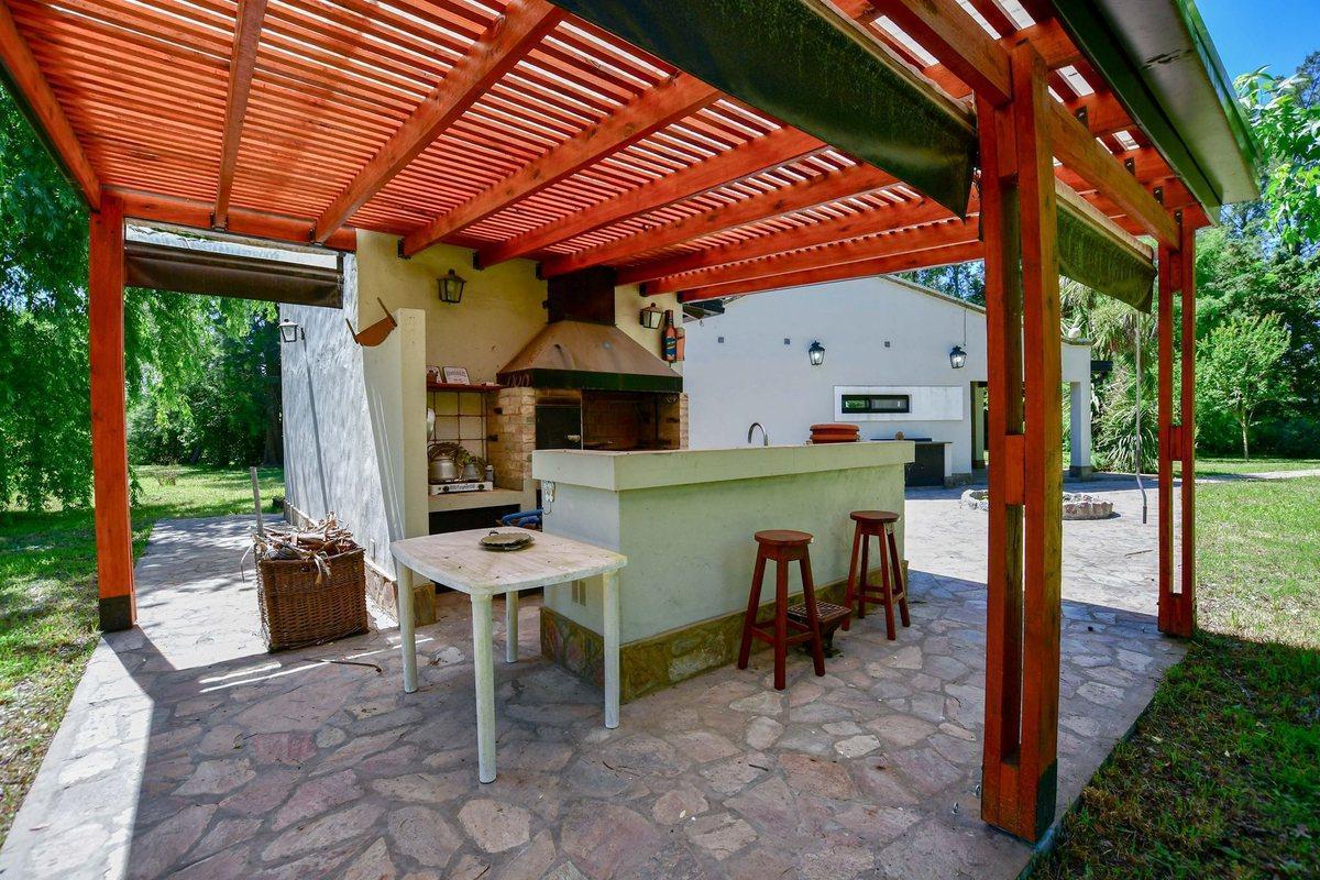 CASA VENTA EL RODEO 1 DORMITORIO PILETA Y QUINCHO