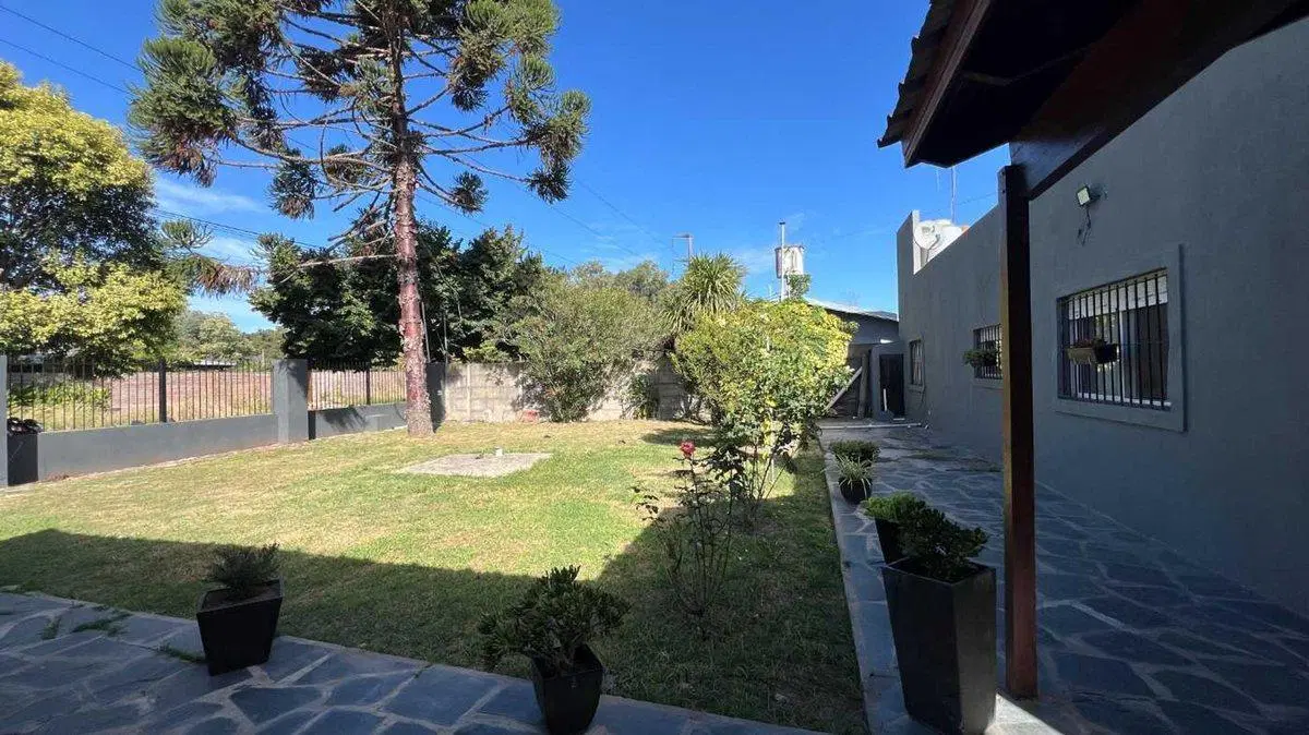 CASA EN VENTA LA PLATA POSIBLE APTO CREDITO 3