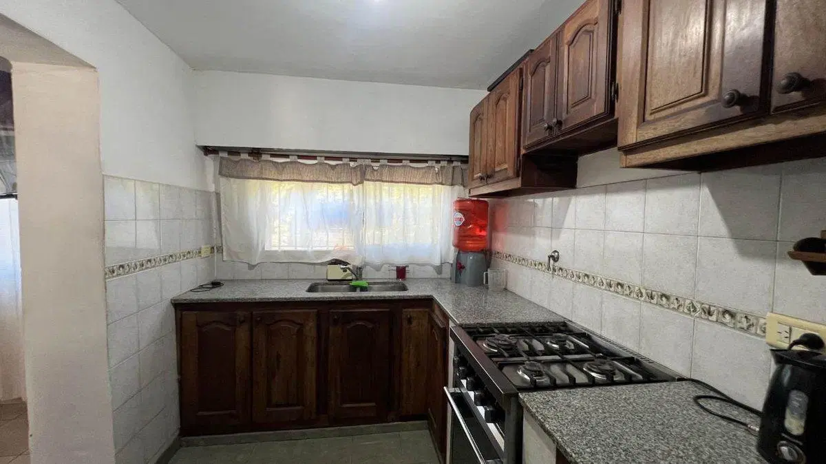 CASA EN VENTA LA PLATA POSIBLE APTO CREDITO 5