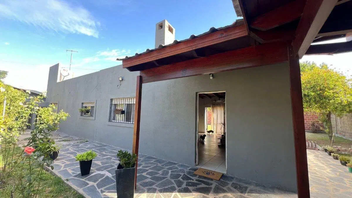 CASA EN VENTA LA PLATA POSIBLE APTO CREDITO 2