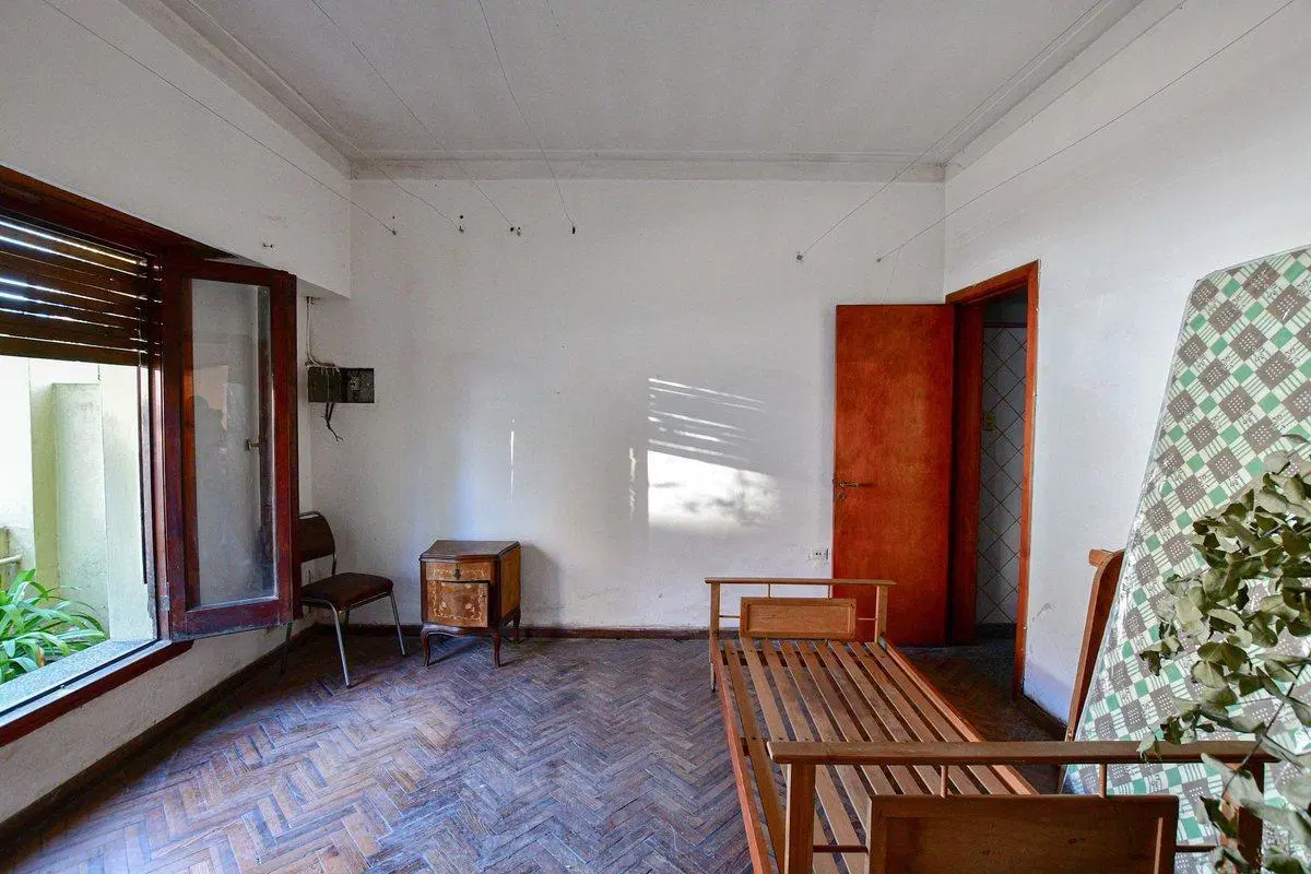 CASA EN VENTA LA PLATA 2 DORMITORIOS 8