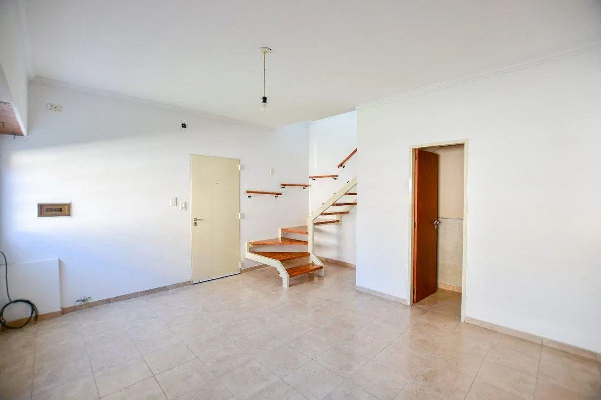 DUPLEX EN VENTA LA PLATA 2 DORMITORIOS 3