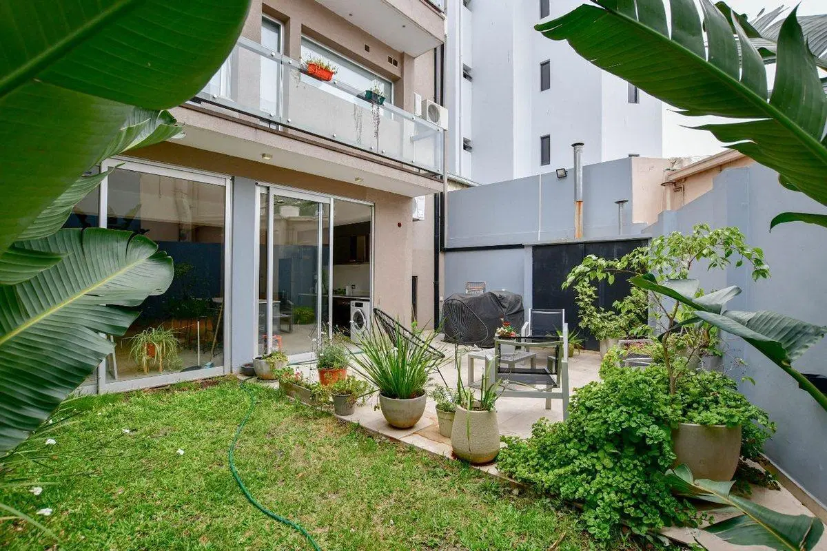 CASA VENTA LA PLATA PILETA 3 DORMITORIOS COCHERA 4
