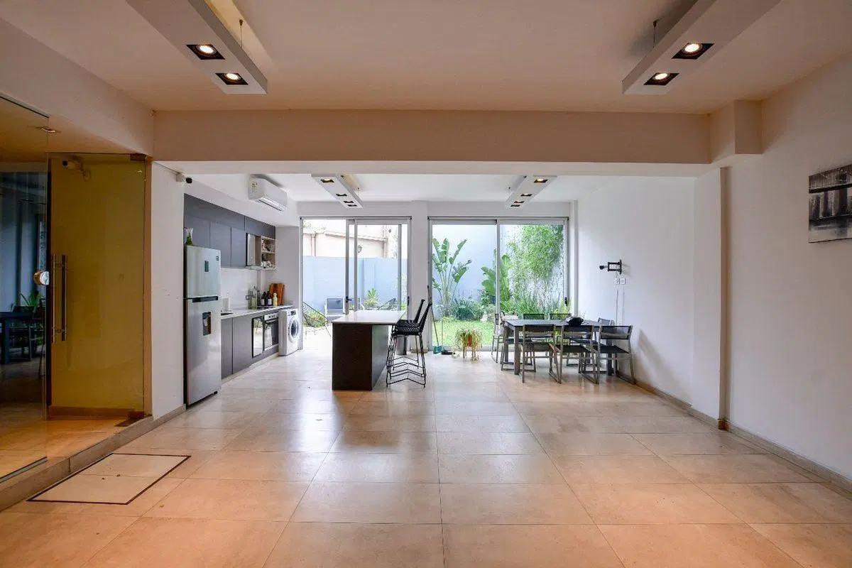 CASA VENTA LA PLATA PILETA 3 DORMITORIOS COCHERA 2