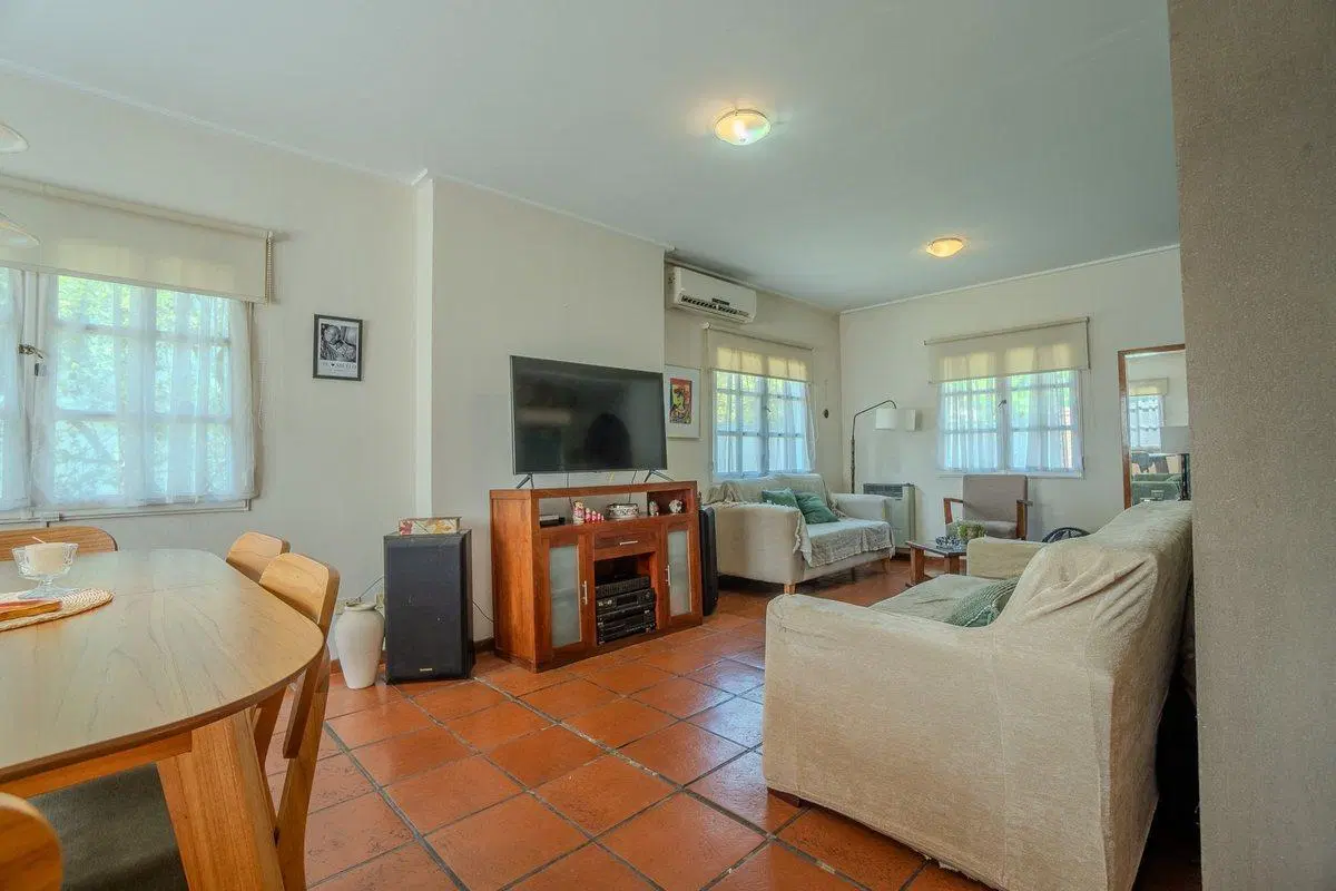 CASA VENTA GONNET 3 DORMITORIOS PARQUE APTO BANCO 3