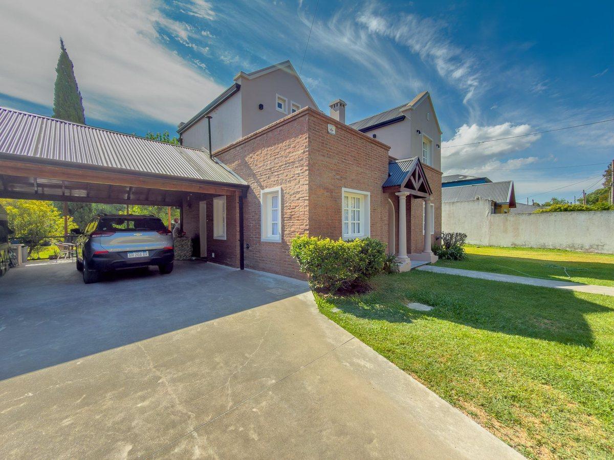 CASA VENTA GONNET 3 DORMITORIOS PARQUE APTO BANCO