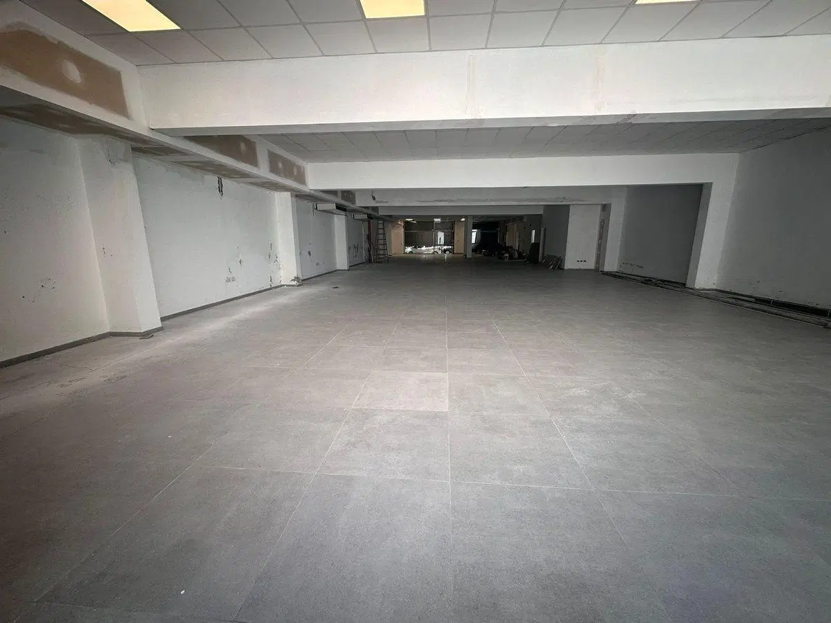 LOCAL EN ALQUILER APTO COMERCIAL/INSTITUCIONAL 3