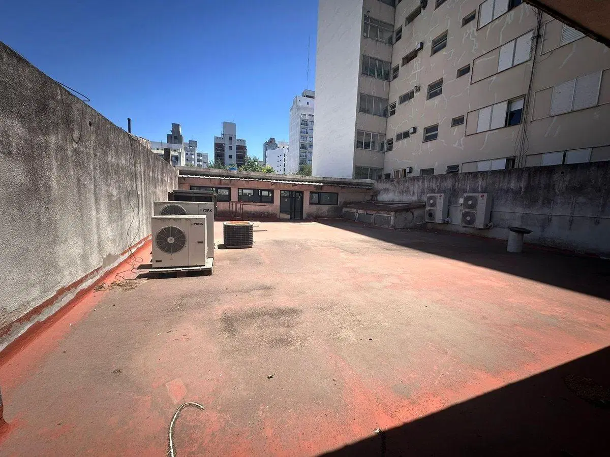 LOCAL EN ALQUILER APTO COMERCIAL/INSTITUCIONAL 5