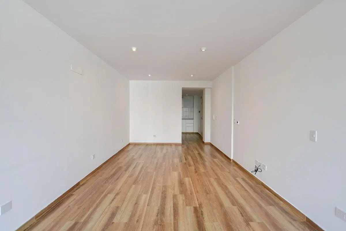 MONOAMBIENTE DIVISIBLE  VENTA LA PLATA CON BALCON 2
