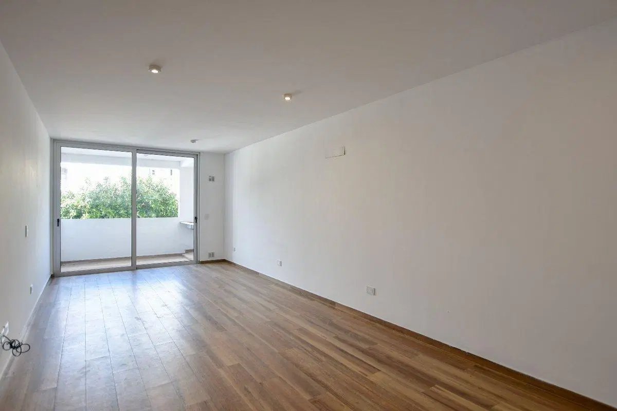 MONOAMBIENTE DIVISIBLE  VENTA LA PLATA CON BALCON 4