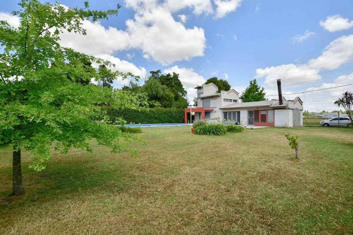 CASA EN VENTA SICARDI PARQUE PILETA 4