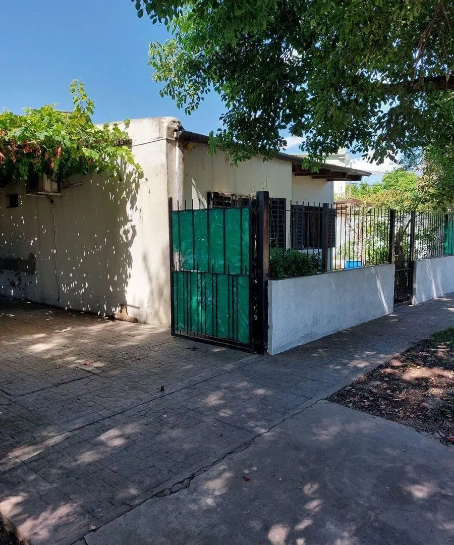 CASA EN VENTA 3 DORMITORIOS OLMOS 5