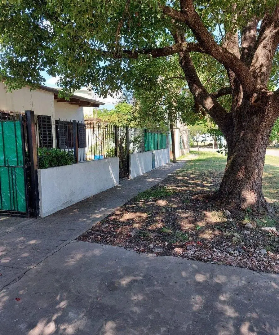 CASA EN VENTA 3 DORMITORIOS OLMOS 5