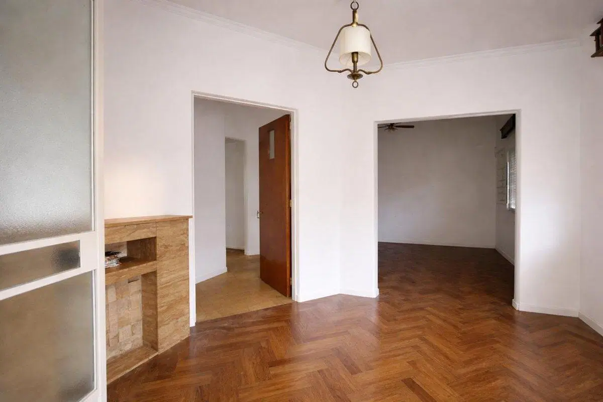 CASA A REFACCIONAR EN VENTA - LA PLATA 2