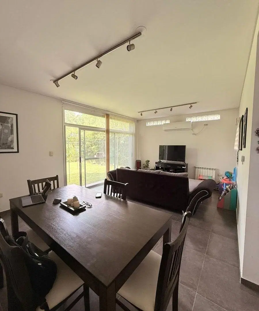 CASA EN VENTA VILLA DEL PLATA 4 DORMITORIOS 2
