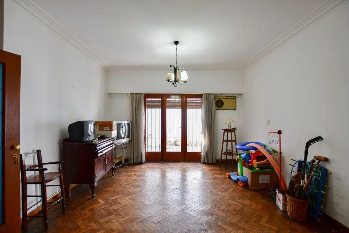 CASA VENTA LA PLATA 3 DORMITORIOS APTO BANCO LOTE 4