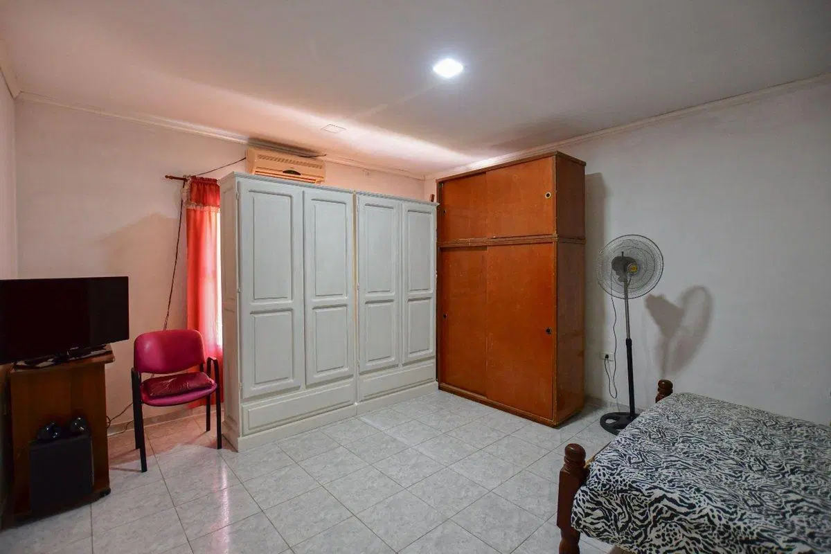 CASA EN VENTA EN CITY BELL MAS 2 LOCALES 5