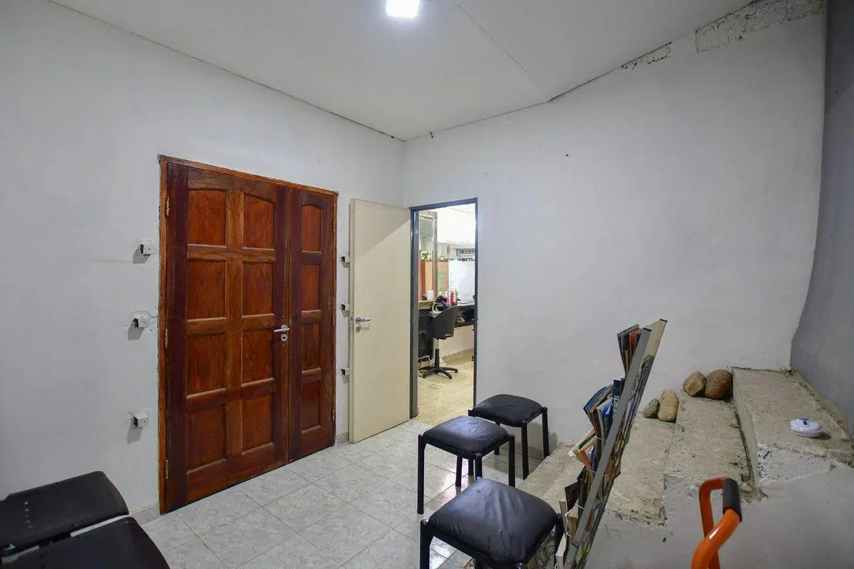 CASA EN VENTA EN CITY BELL MAS 2 LOCALES 3