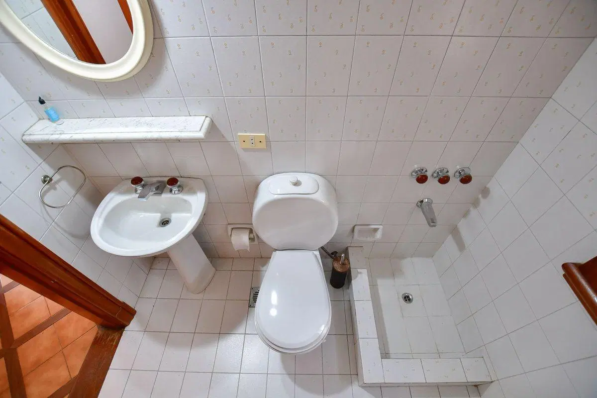 CASA EN VENTA EN QUILMES 4