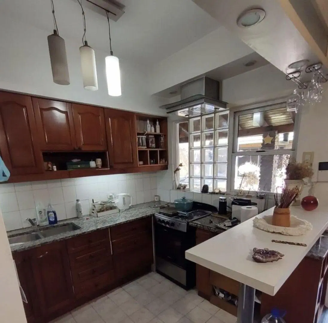 CASA EN VENTA LA PLATA 3 DORMITORIOS 4