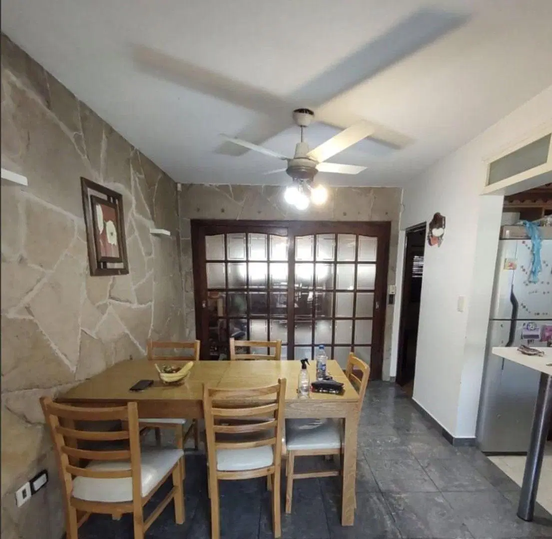 CASA EN VENTA LA PLATA 3 DORMITORIOS 3