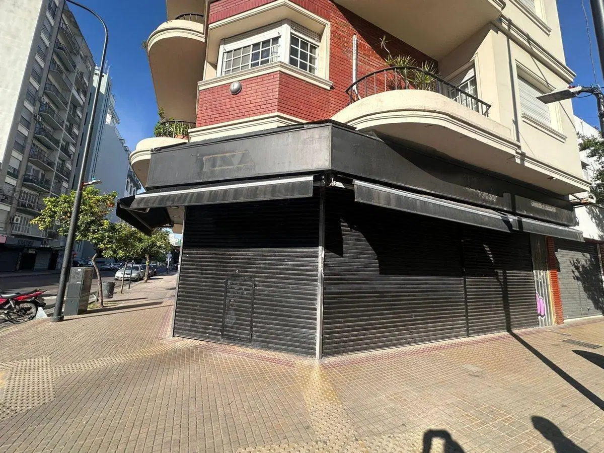ALQUILO LOCAL COMERCIAL EN LA PLATA CENTRO 4
