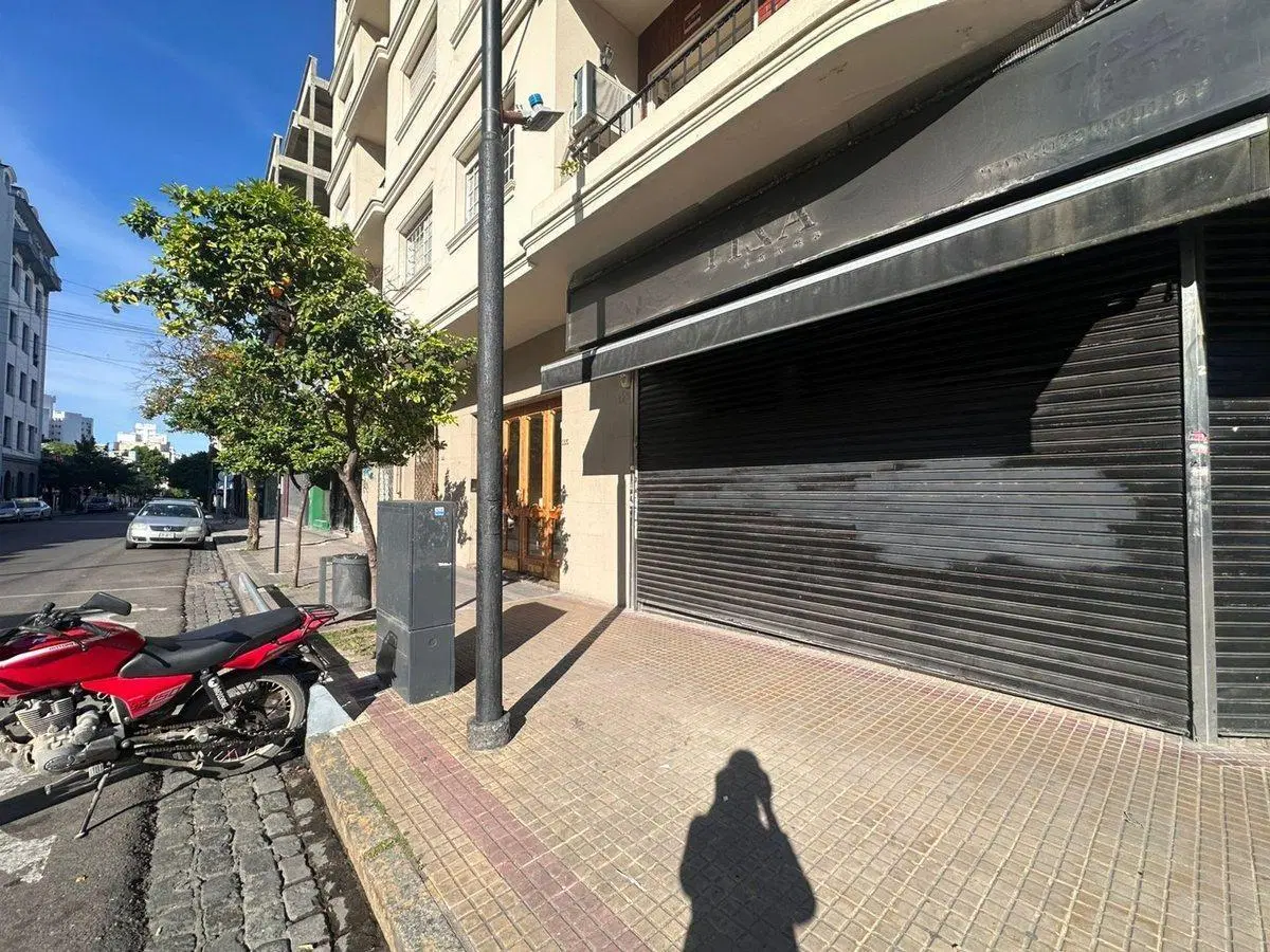 ALQUILO LOCAL COMERCIAL EN LA PLATA CENTRO 2