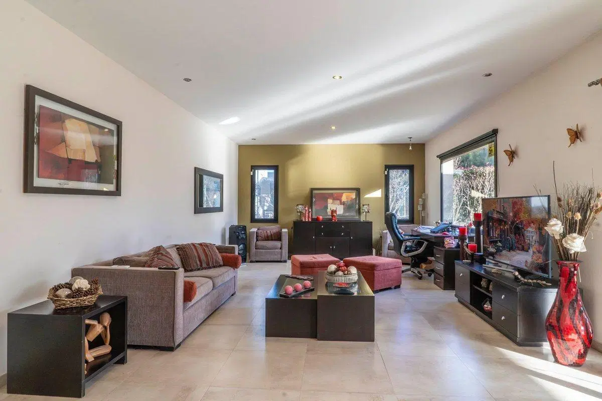 CASA VENTA LOS JAZMINES PILAR DEL ESTE APTO BANCO 3
