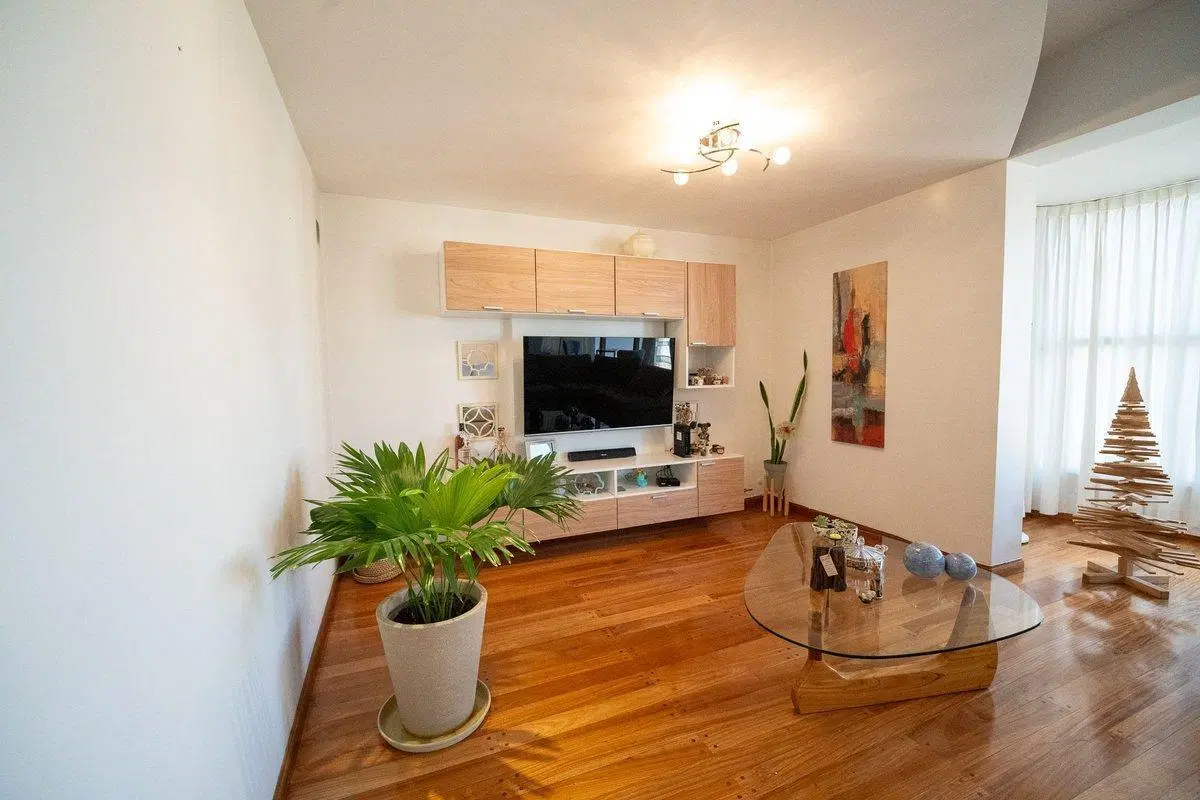PISO EN VENTA LA PLATA 3 DORMITORIOS 3