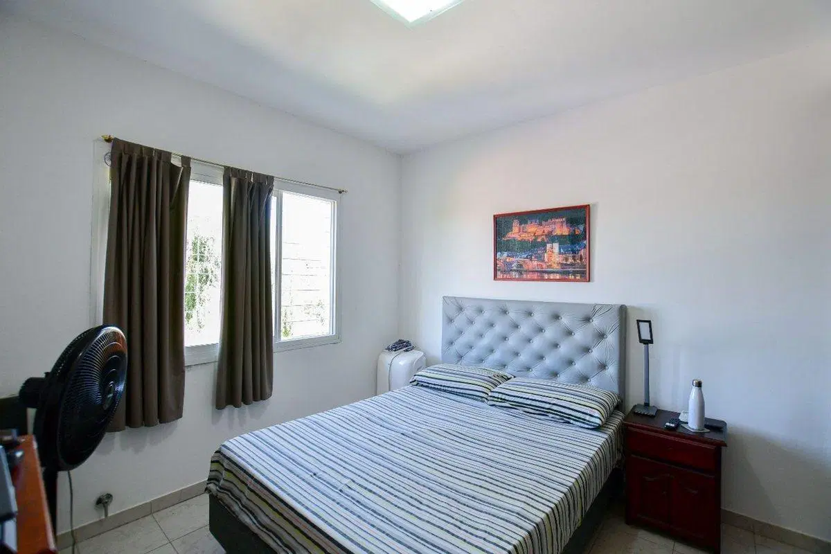DUPLEX EN VENTA BERISSO 2 DORMITORIOS COCHERA 4