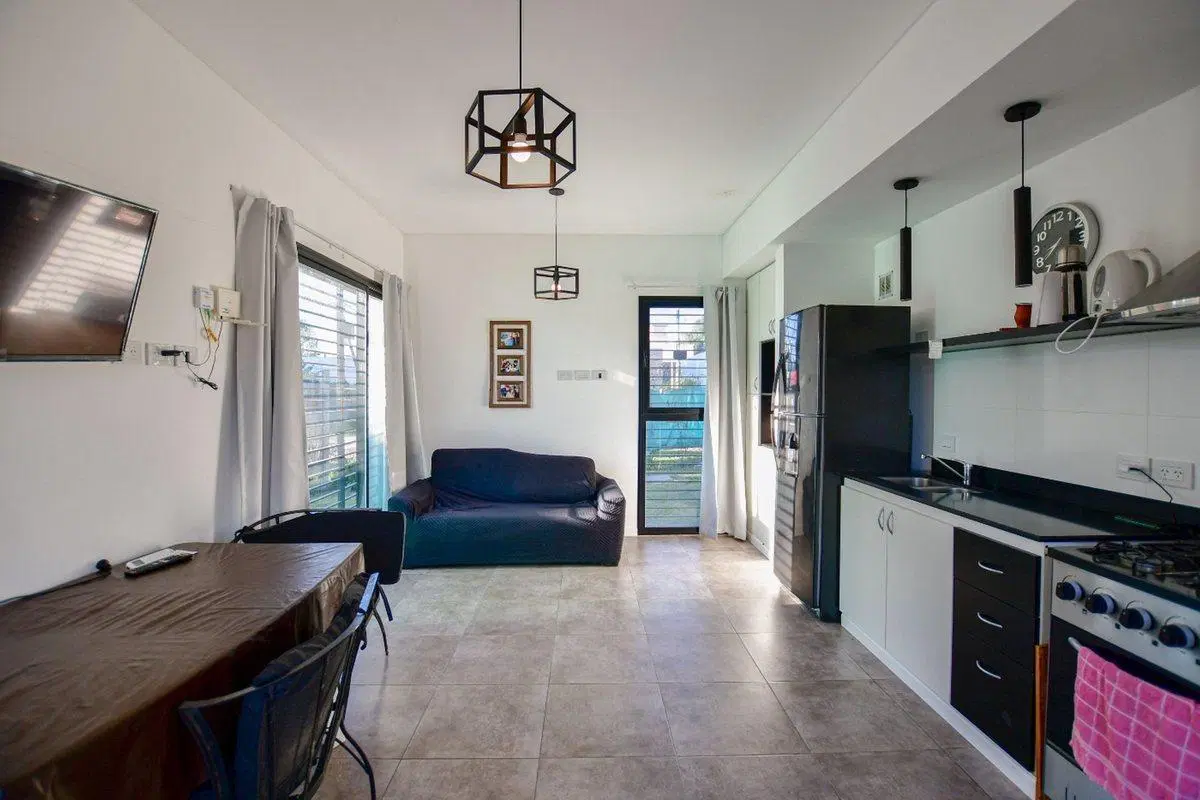 CASA EN VENTA SICARDI CON PILETA 8