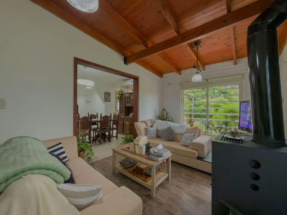 CASA VENTA OLMOS PARQUE PILETA QUINTA CHACRA 4