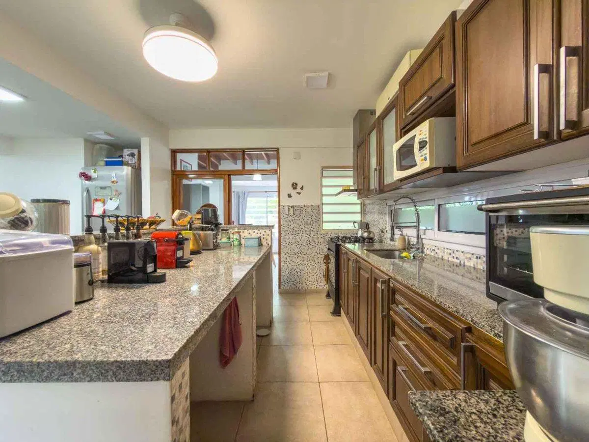 CASA VENTA OLMOS PARQUE PILETA QUINTA CHACRA 3
