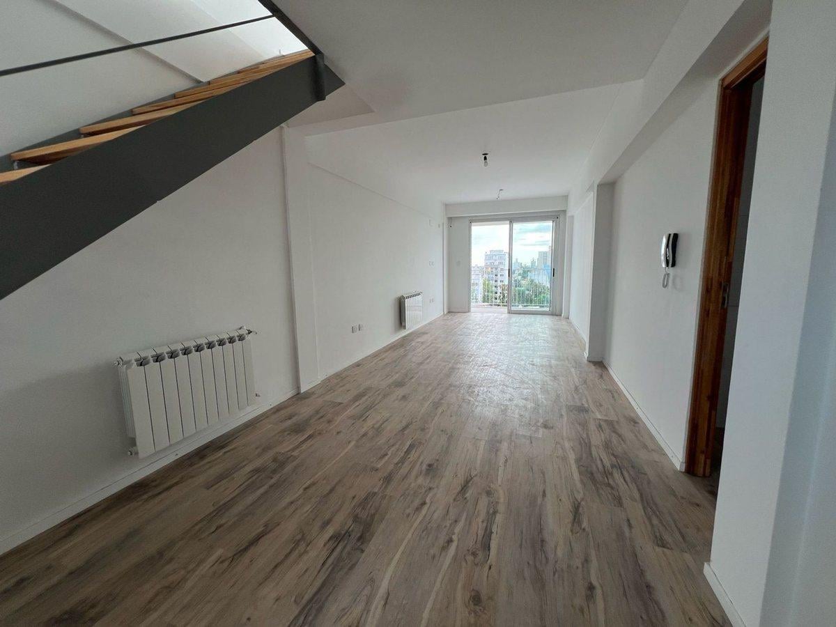 DUPLEX EN VENTA LA PLATA 2 DORMITORIOS TERRAZA