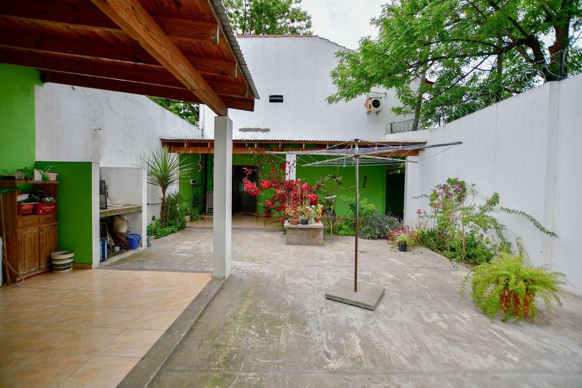 PH VENTA LA PLATA 2 DORMITORIOS COCHERA PATIO