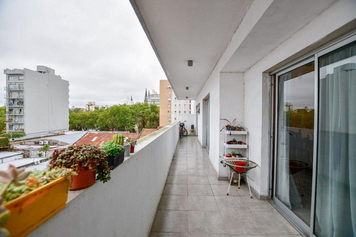 DEPARTAMENTO VENTA LA PLATA 2 DORMITORIOS COCHERA