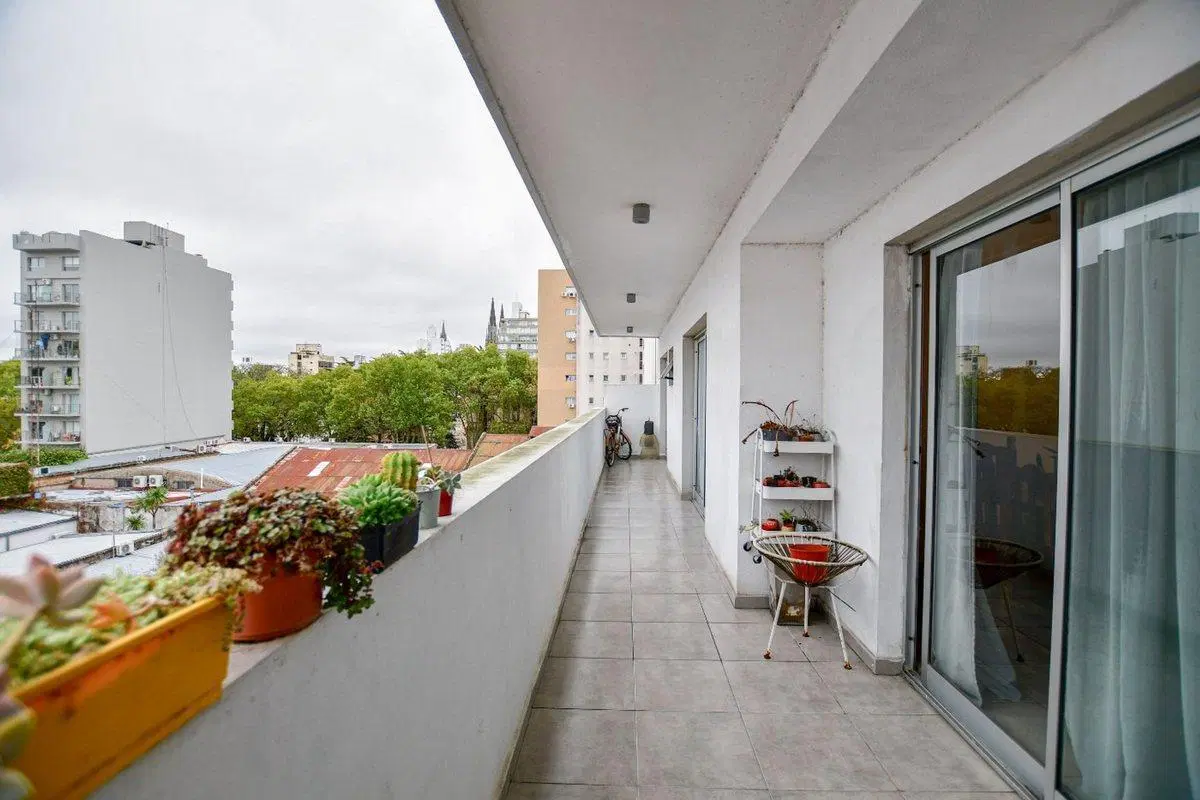 DEPARTAMENTO VENTA LA PLATA 2 DORMITORIOS COCHERA 5
