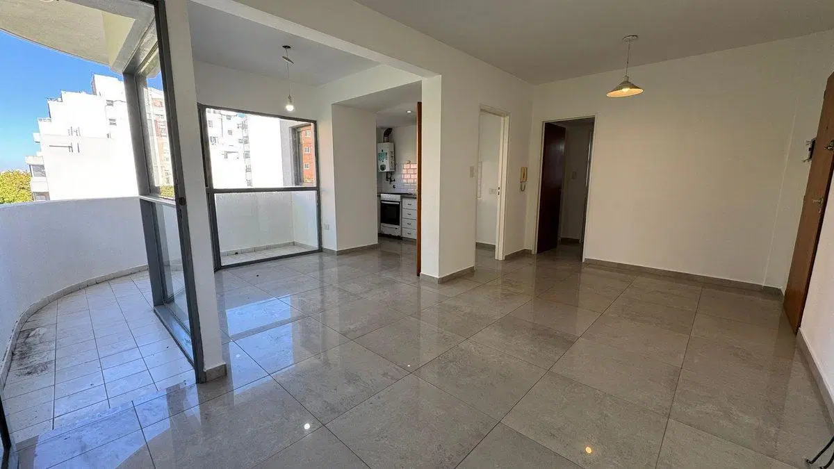 DEPARTAMENTO VENTA LA PLATA 2 DORMITORIOS BALCON 3