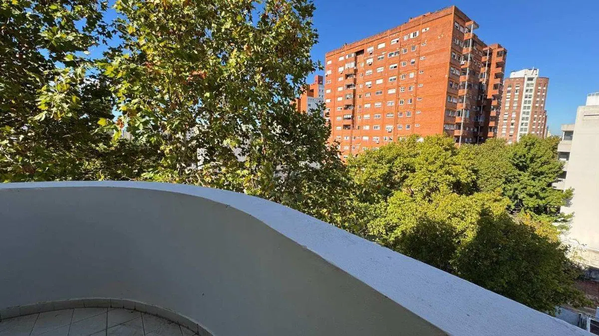 DEPARTAMENTO VENTA LA PLATA 2 DORMITORIOS BALCON 4