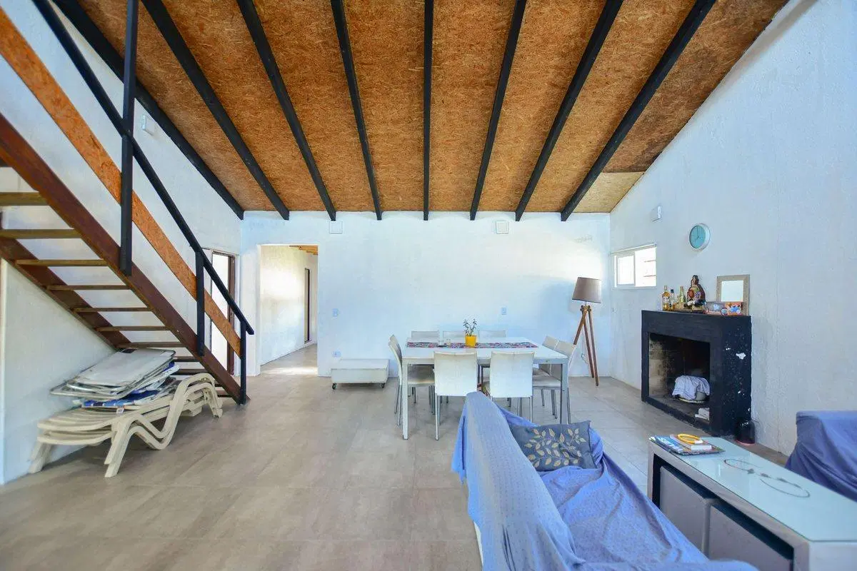 CASA VENTA CITY BELL 4 DORMITORIOS PILETA PARQUE 5