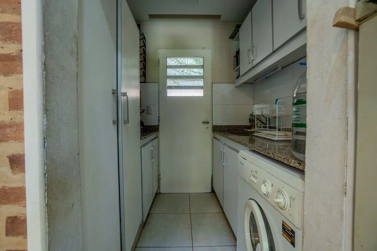 CASA EN VENTA GONNET 3 DORMITORIOS APTA BANCO 4