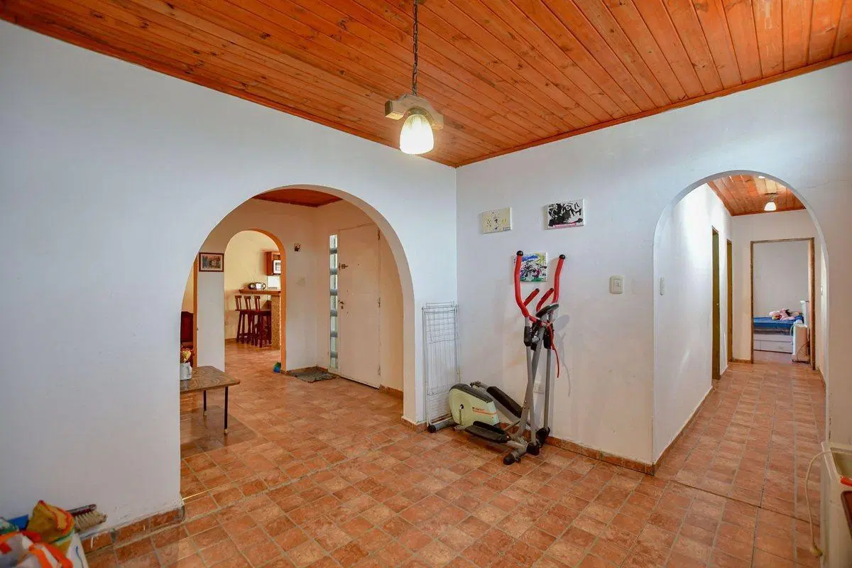 CASA EN VENTA LA PLATA 2 DORMITORIOS 8