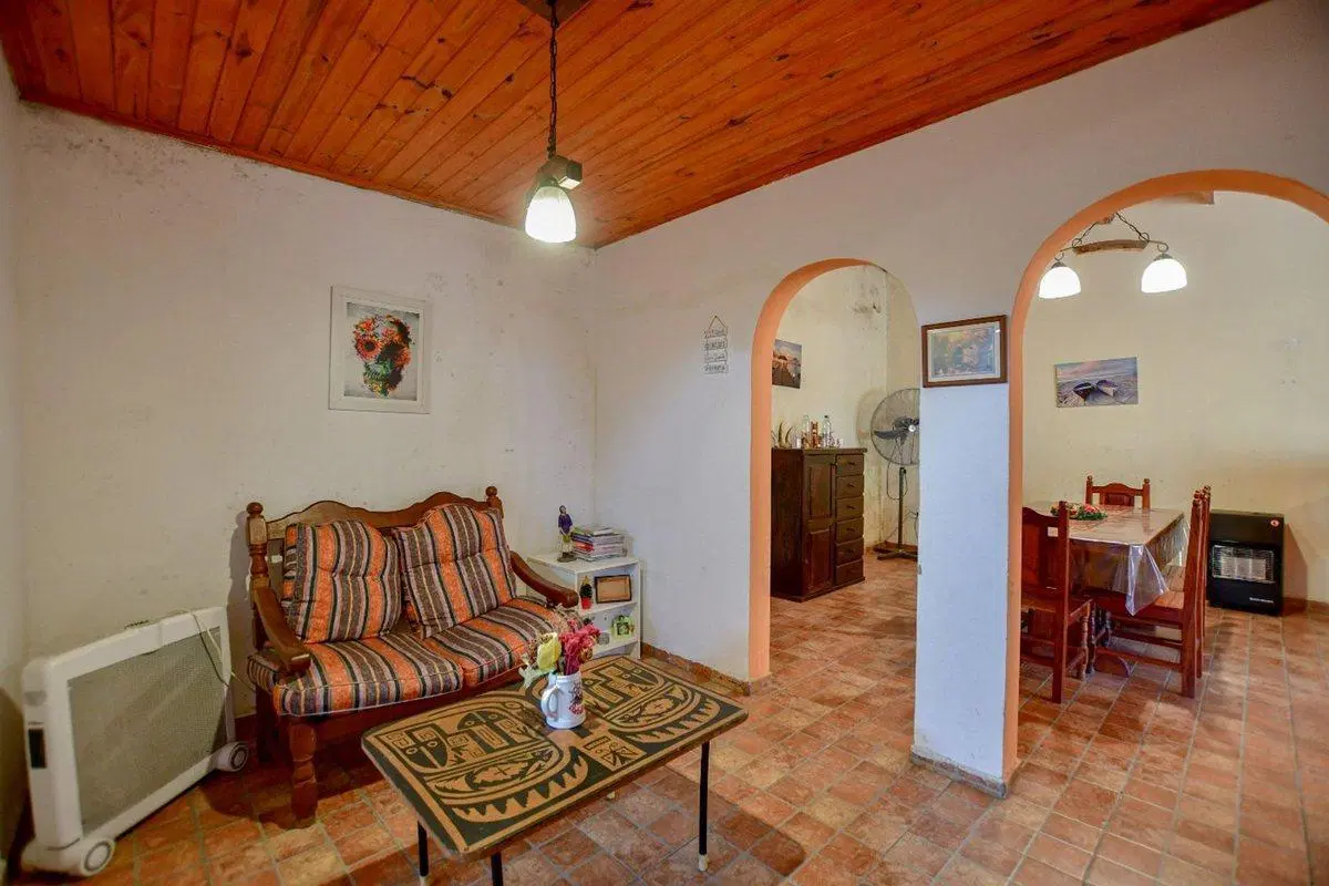 CASA EN VENTA LA PLATA 2 DORMITORIOS 5