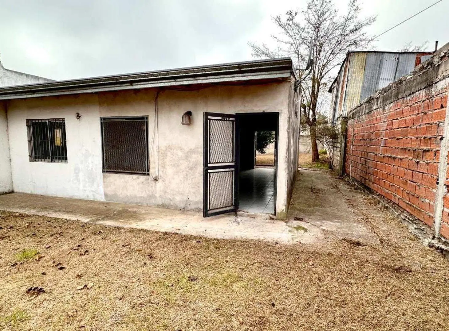CASA EN VENTA BARRIO AEROPUERTO 2 DORMITORIOS 2