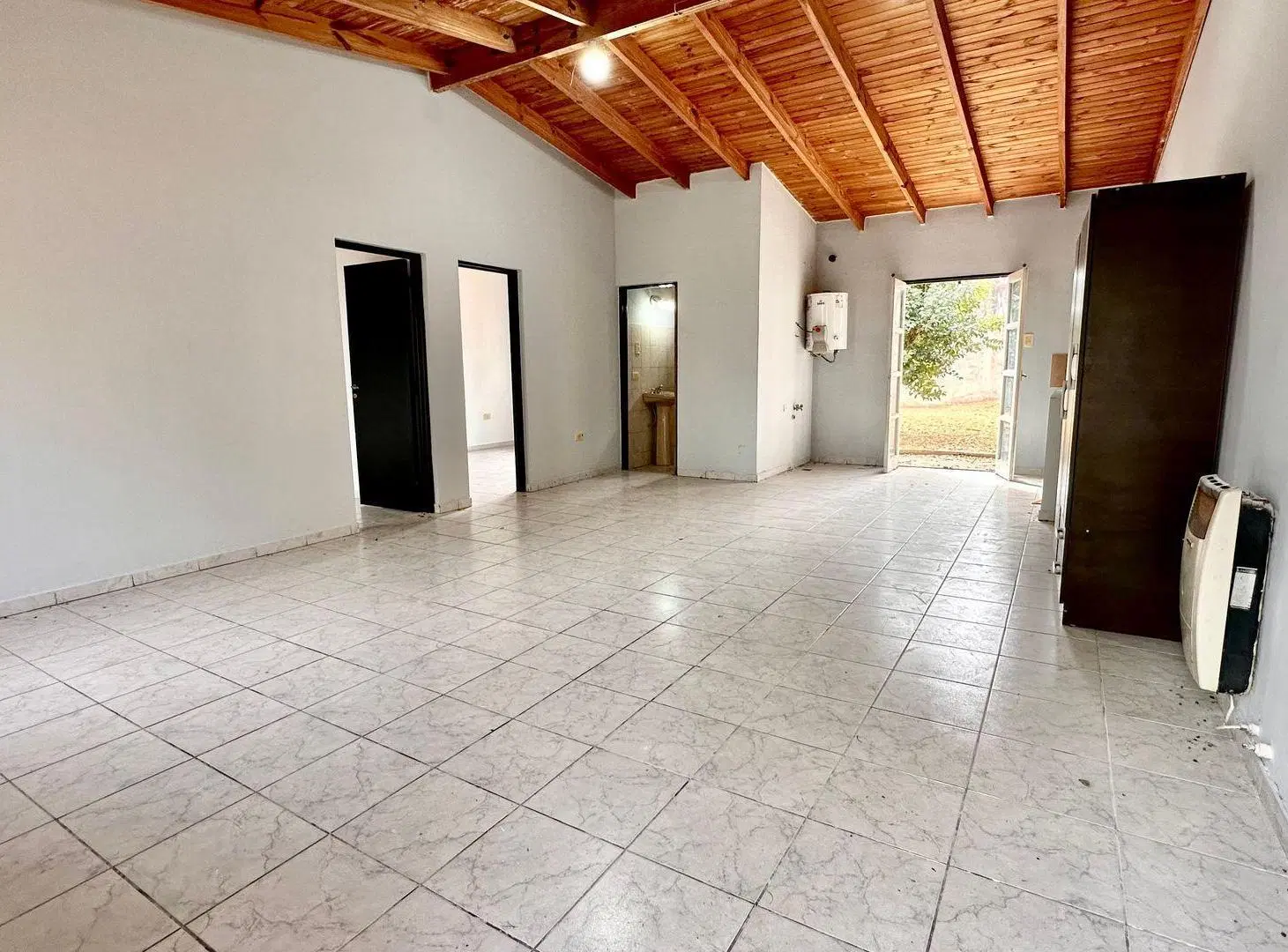 CASA EN VENTA BARRIO AEROPUERTO 2 DORMITORIOS 3