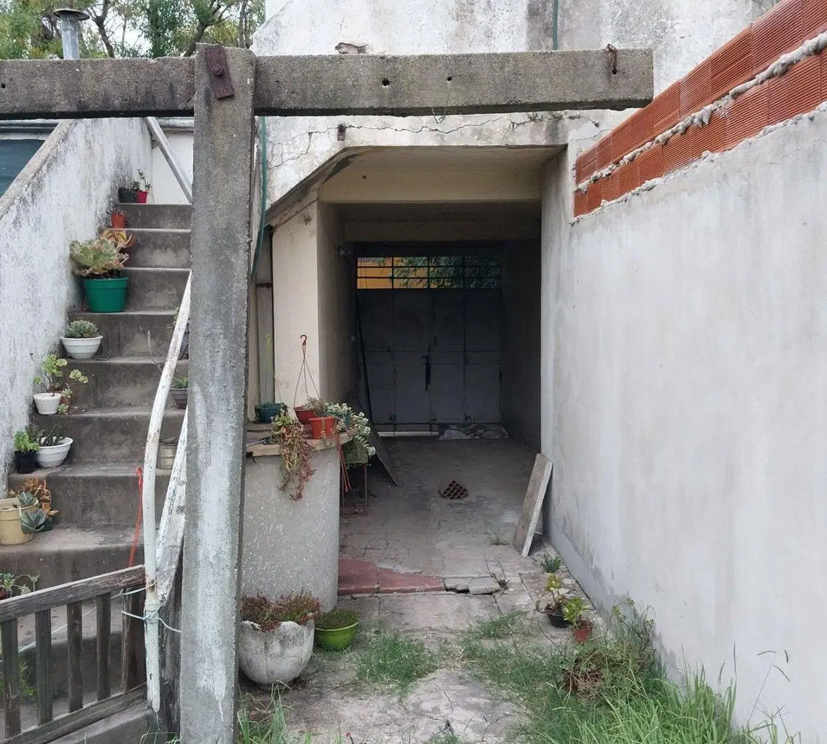 CASA EN VENTA LA PLATA TIPO PH A REFACCIONAR 5
